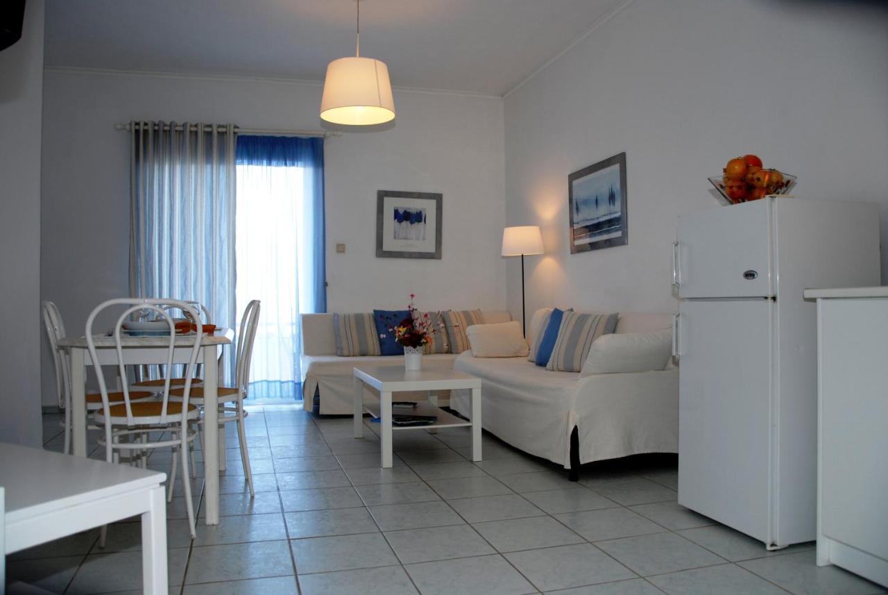 Villa Fleria Seaside Studios & Apts Gerani  Exterior photo